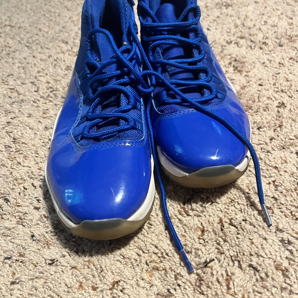 Jordan 11 blue size 14 fits like 13 no box used